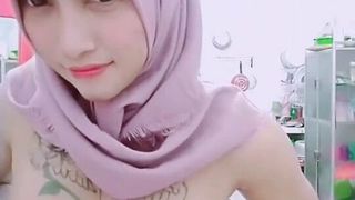 Tudung Melayu Shemale Horny Nak Memburit