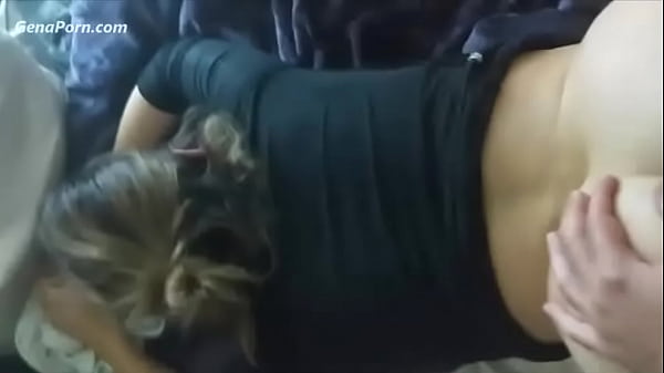 Dandole duro de perrito a la culona