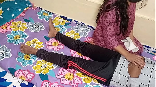 होम नर्स सौतेली बहन ने अनजान लड़के से चुदवाया हिंदी में