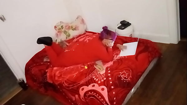 Kamora rose works from home