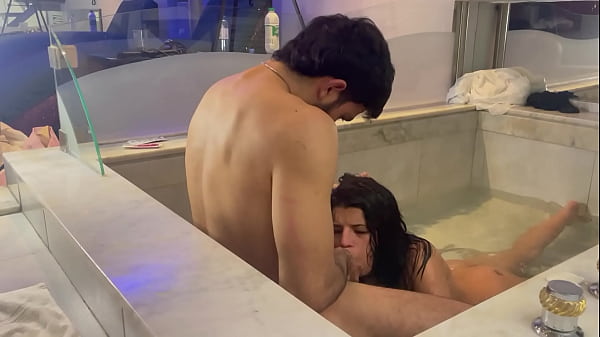 INTENSE THROATPIE! I Drown my Girlfriend and Cum in her Throat in Jacuzzi